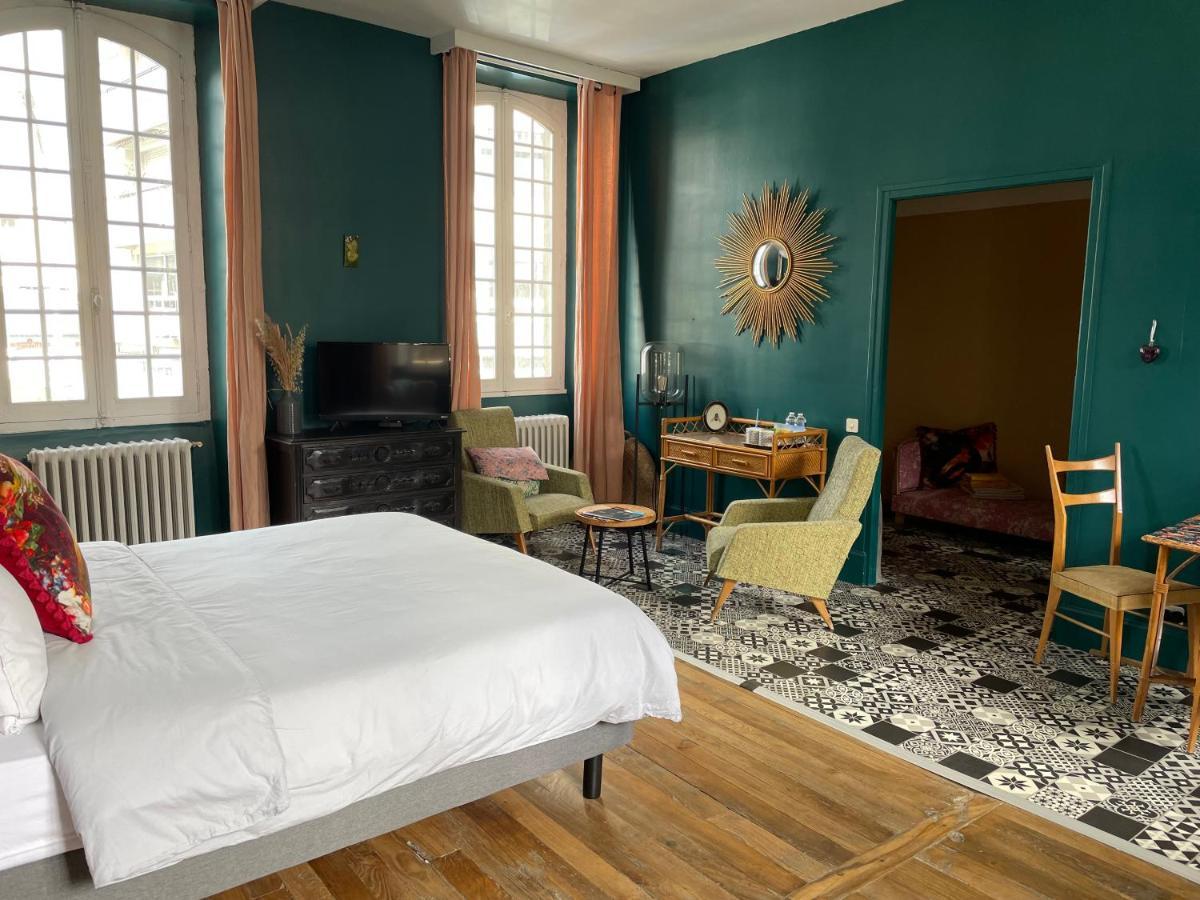La Maison Aux Murs Anciens Et Ses Chambres Ταρμπ Εξωτερικό φωτογραφία