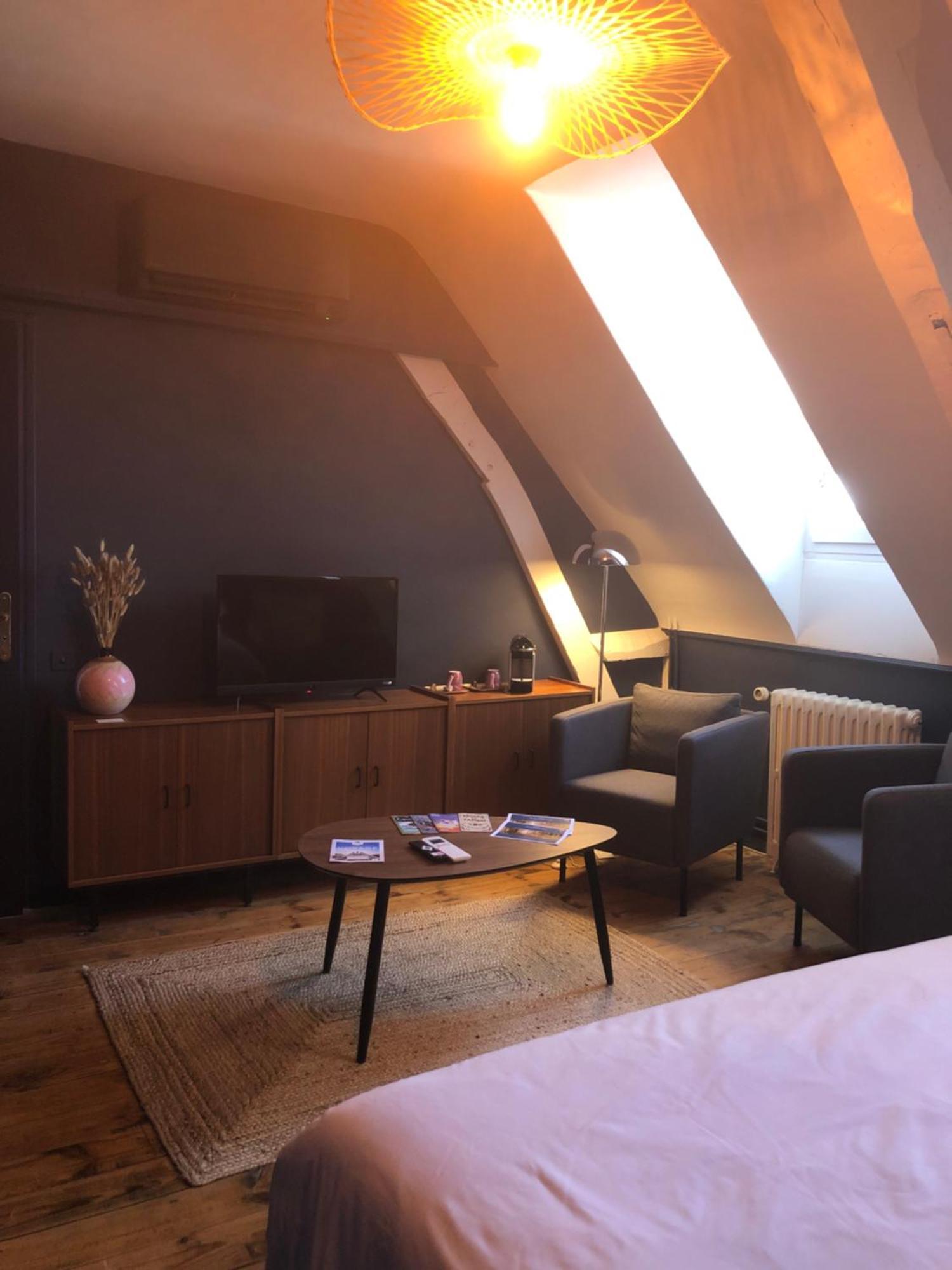 La Maison Aux Murs Anciens Et Ses Chambres Ταρμπ Εξωτερικό φωτογραφία